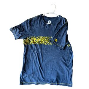 2XL Men’s Toes on the Noes Hawaiian print navy blue short sleeve tshirt